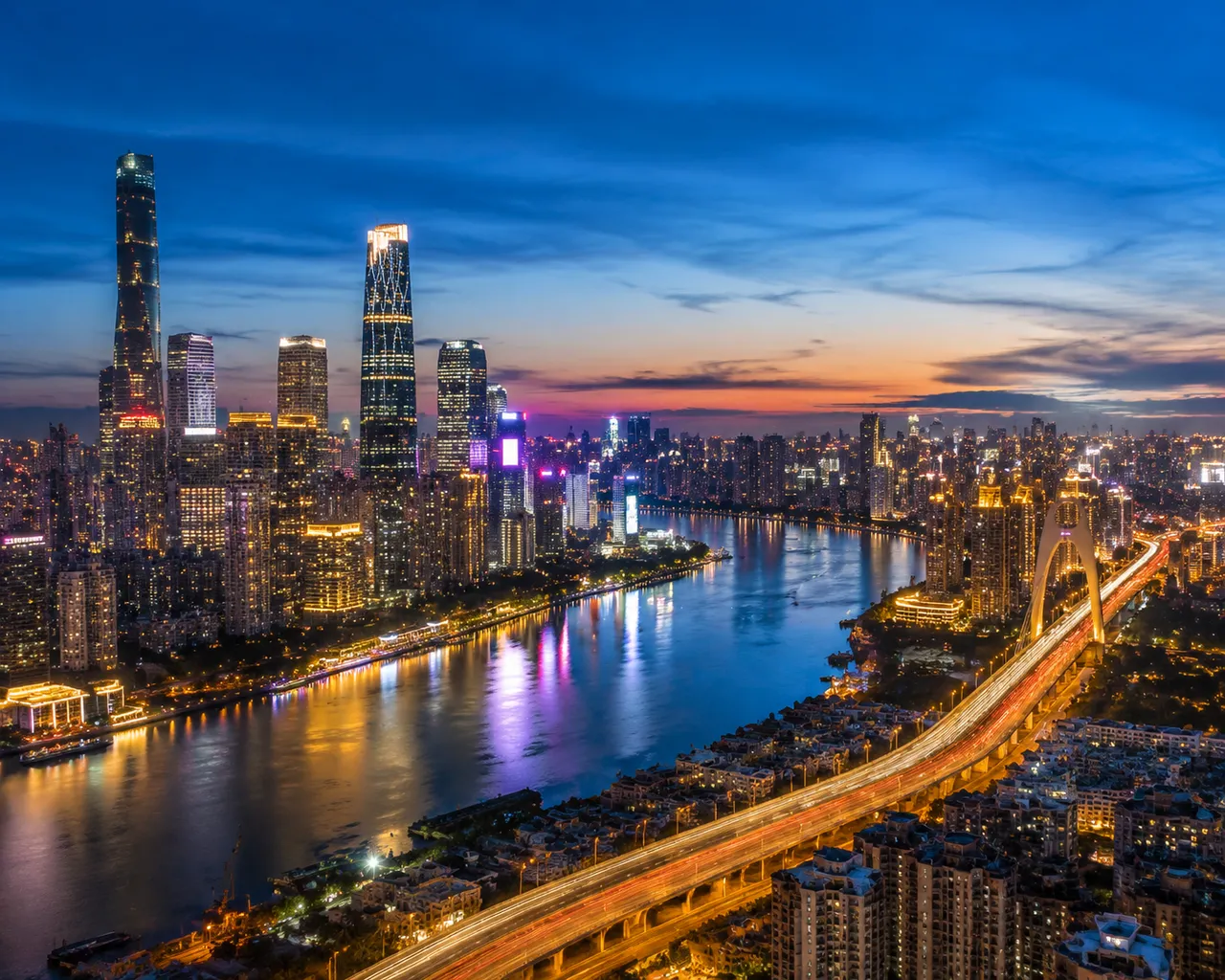 写实摄影：城市天际线夜色 效果图